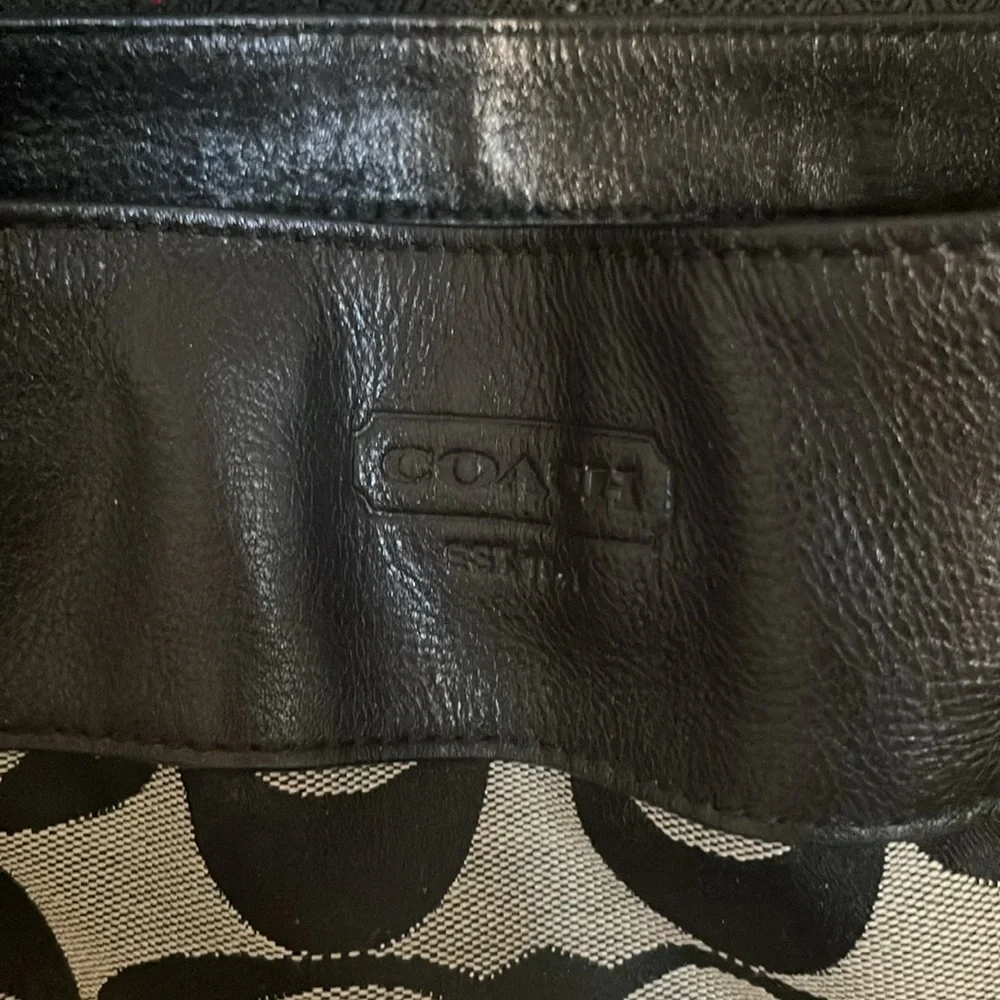 Coach - Picture 2 of 4
